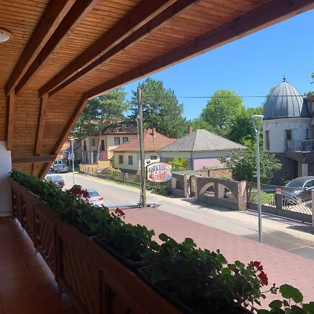 Oda ve Kahvaltı Hableany Etterem, Pizzeria Es Vendeghaz 3*