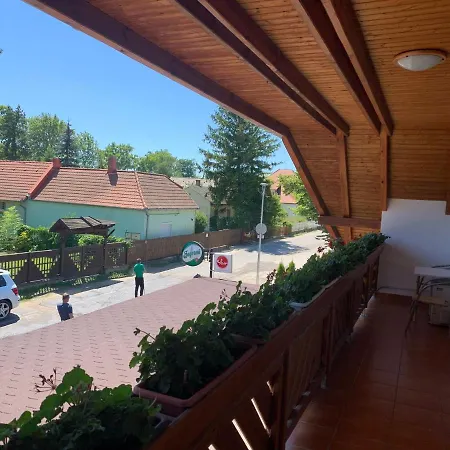 Hableany Etterem, Pizzeria Es Vendeghaz Oda ve Kahvaltı 3*